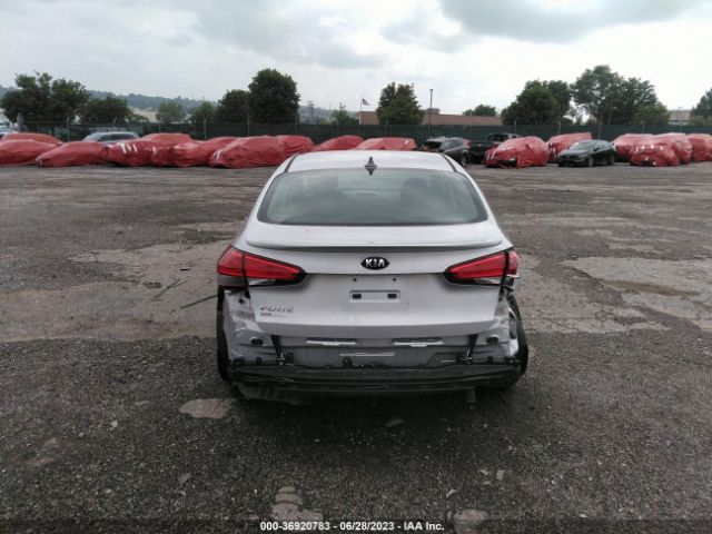 3KPFK4A7XJE228202 KIA FORTE LX