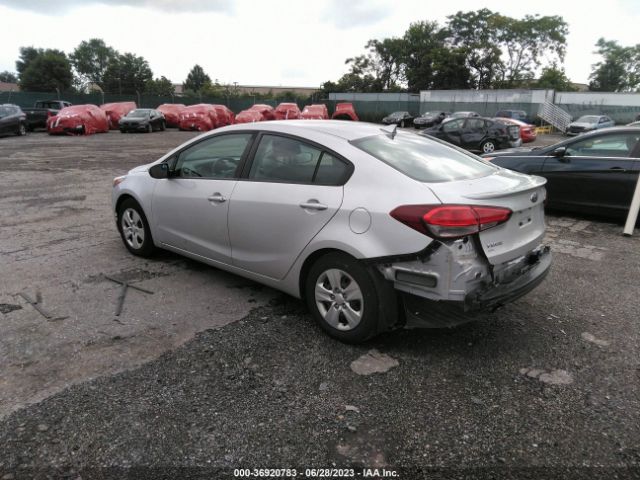 3KPFK4A7XJE228202 KIA FORTE LX