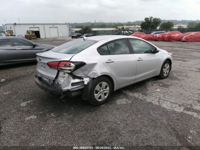 3KPFK4A7XJE228202 KIA FORTE LX