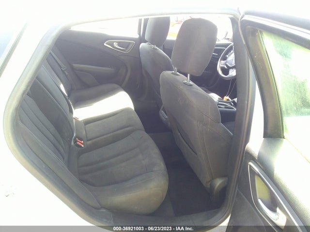 1C3CCCAB8FN620827 Chrysler 200 Limited