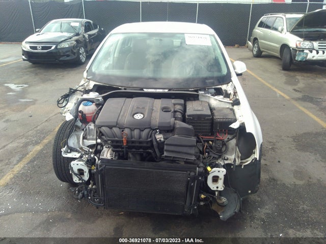 2010 VOLKSWAGEN JETTA SEDAN S VIN: 3VWJX7AJ2AM032296