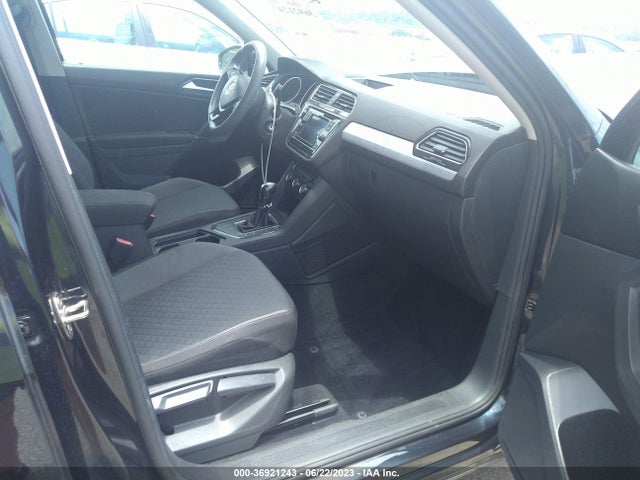 3VV1B7AX5JM047365 Volkswagen TIGUAN S