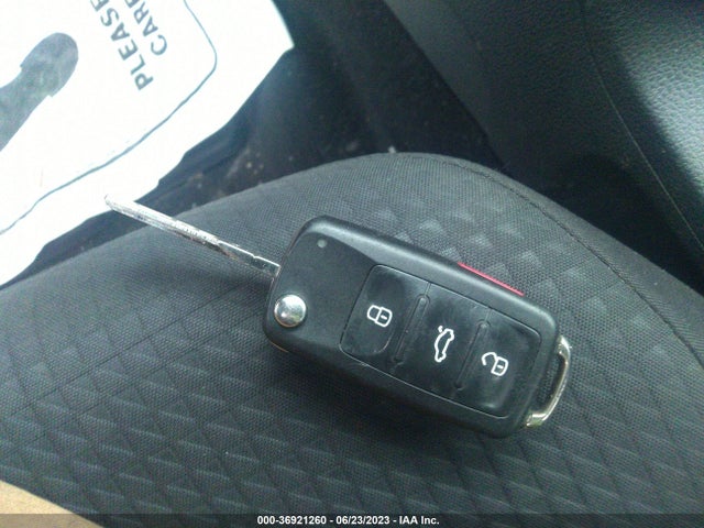 3VWLA7AJ5FM328267 Volkswagen Jetta Sedan 2.0l Tdi S