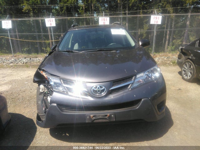 Toyota RAV4 LE 2015 JTMBFREV3FJ030578 Image 4