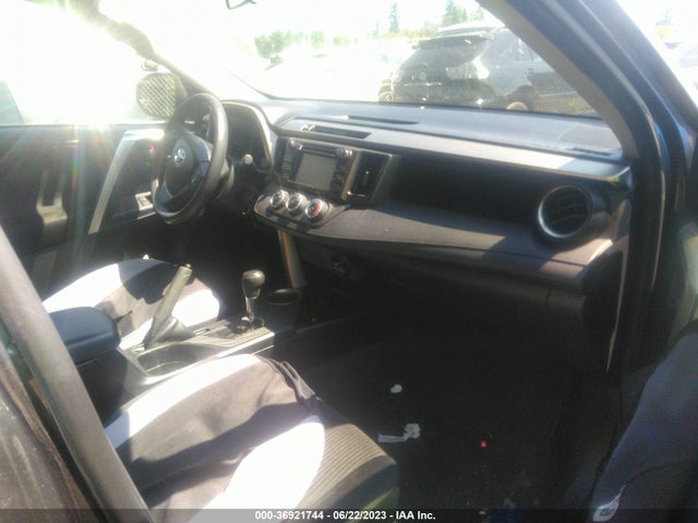 Toyota RAV4 LE 2015 JTMBFREV3FJ030578 Image 11
