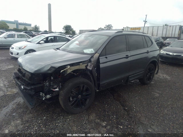 3VV8B7AX9NM063735 Volkswagen Tiguan Se R-line Black