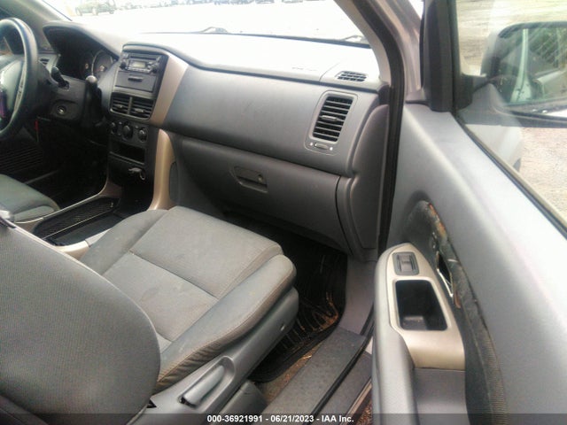 2006 HONDA PILOT LX VIN: 5FNYF18126B003772