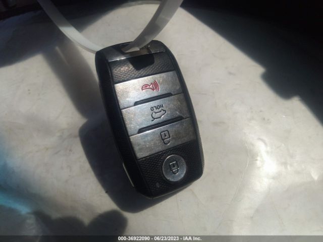 KNDCB3LCXJ5164696 KIA NIRO LX