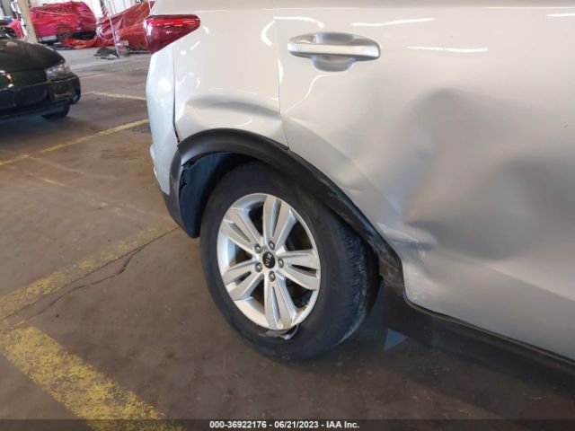 KNDPMCAC6H7121146 KIA Sportage Lx