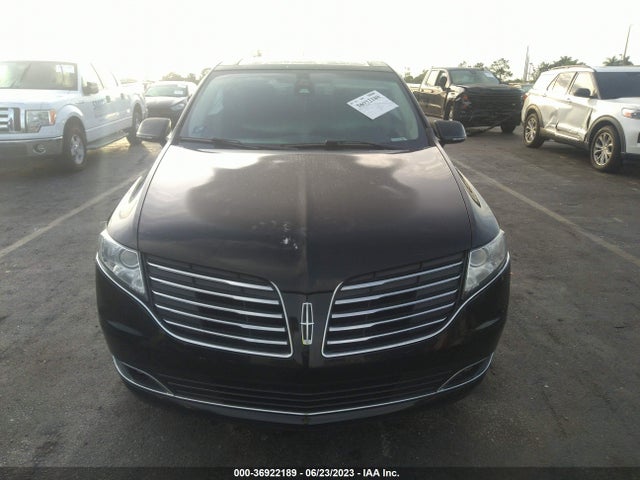 2017 Lincoln MKT, VIN: 2LMHJ5FK5HBL01752