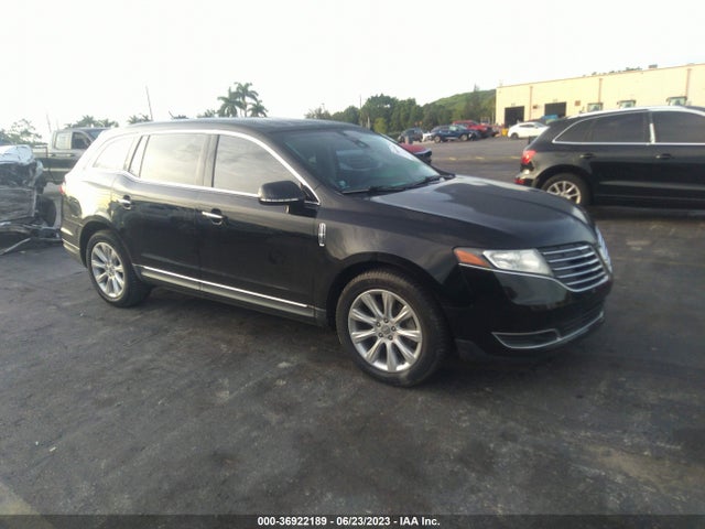 2017 Lincoln MKT, VIN: 2LMHJ5FK5HBL01752