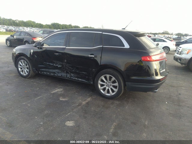 2017 Lincoln MKT, VIN: 2LMHJ5FK5HBL01752
