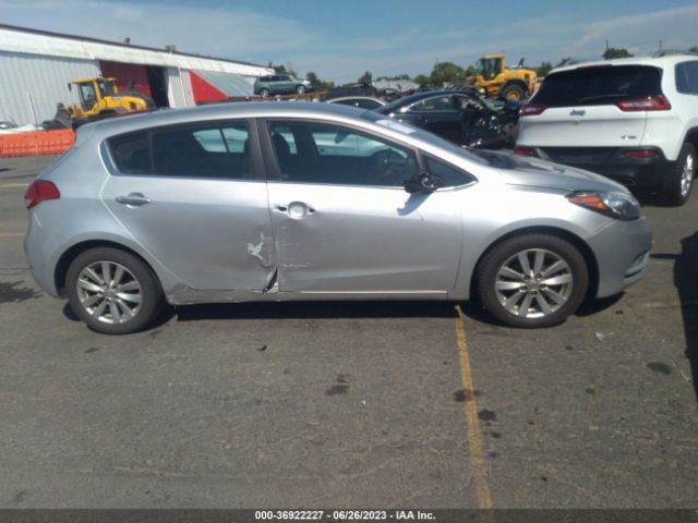 KNAFX5A87E5169303 KIA Forte 5-door Ex