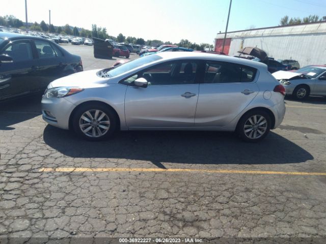 KNAFX5A87E5169303 KIA Forte 5-door Ex
