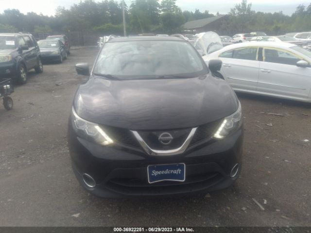 JN1BJ1CR4HW106405 Nissan Rogue Sport Sl