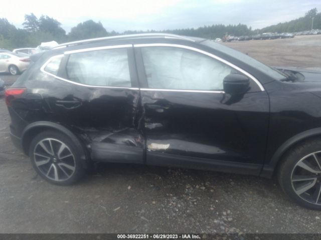JN1BJ1CR4HW106405 Nissan Rogue Sport Sl
