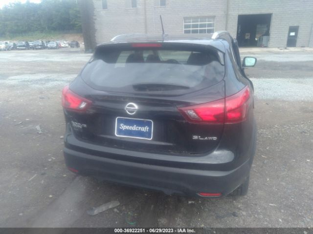 JN1BJ1CR4HW106405 Nissan Rogue Sport Sl