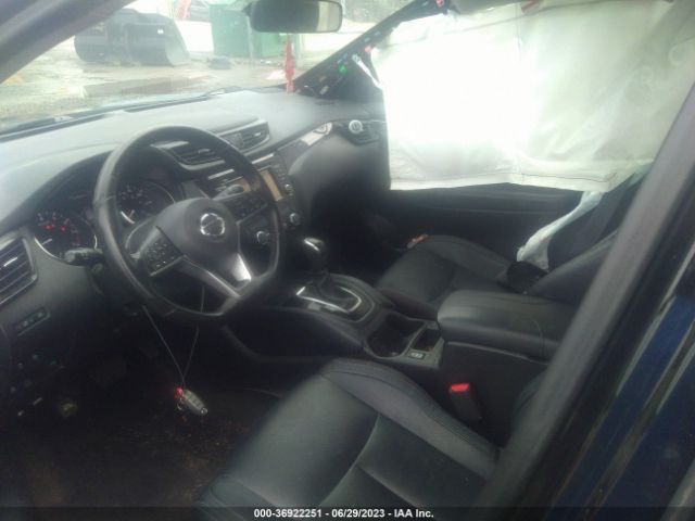 JN1BJ1CR4HW106405 Nissan Rogue Sport Sl