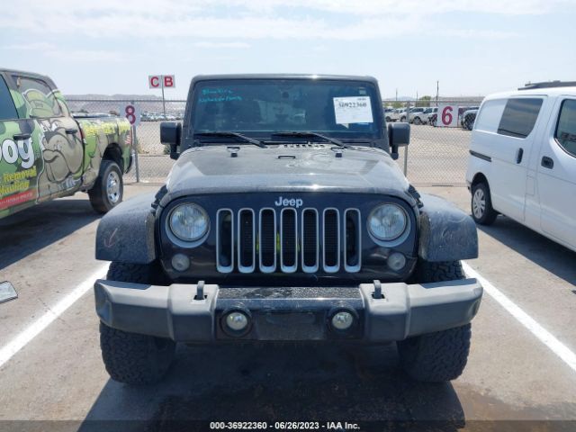 1C4BJWEG3GL305581 Jeep Wrangler Unlimited Sahara