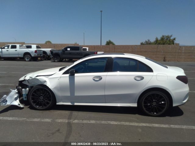 WDD3G4EB0KW013640 Mercedes-Benz A-class A 220