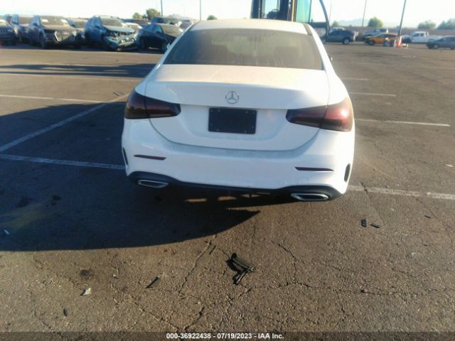 WDD3G4EB0KW013640 Mercedes-Benz A-class A 220