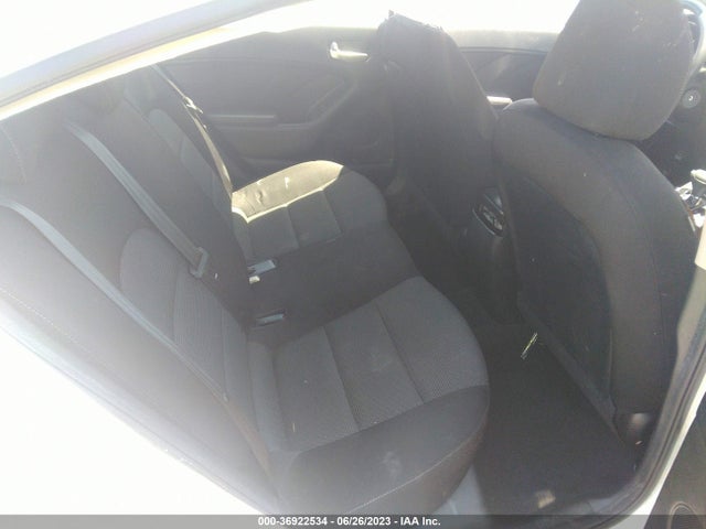KIA FORTE LX 2018 3KPFK4A79JE256539 Image 13