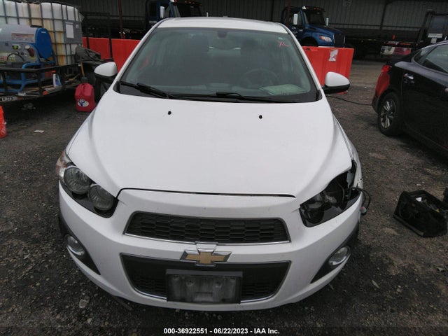 Chevrolet Sonic Lt Auto 2015 1G1JC5SG6F4148649 Image 13