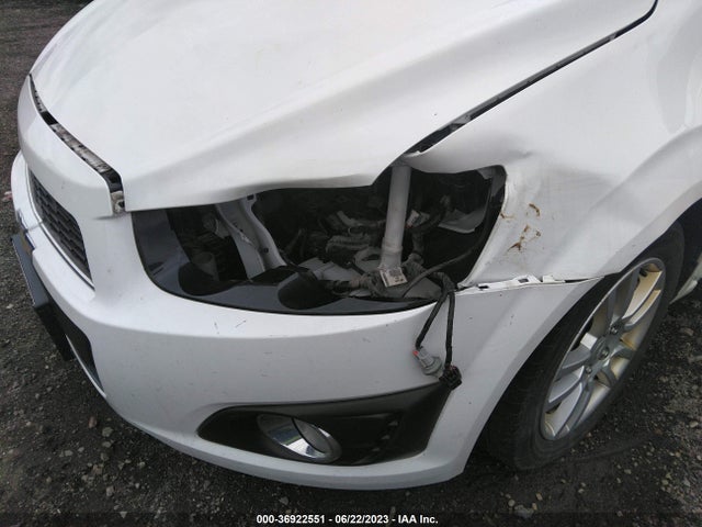 Chevrolet Sonic Lt Auto 2015 1G1JC5SG6F4148649 Image 6