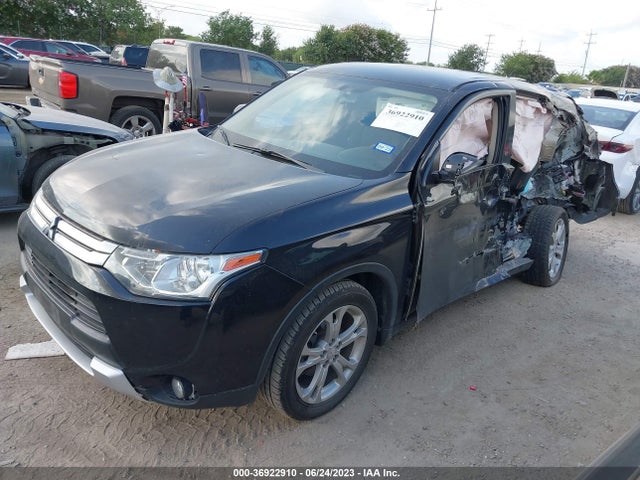 JA4AD3A33FZ010488 Mitsubishi Outlander Se