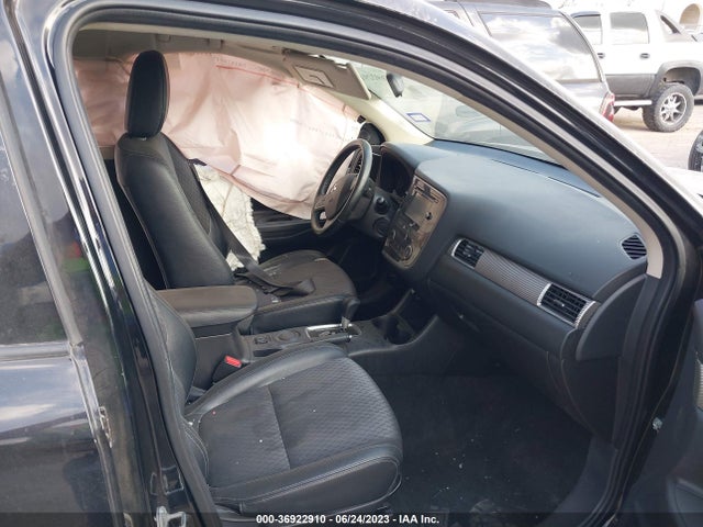 JA4AD3A33FZ010488 Mitsubishi Outlander Se