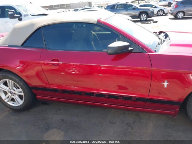 1ZVBP8EM0E5322563 Ford Mustang V6