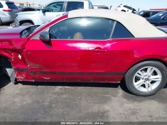 1ZVBP8EM0E5322563 Ford Mustang V6
