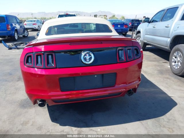1ZVBP8EM0E5322563 Ford Mustang V6