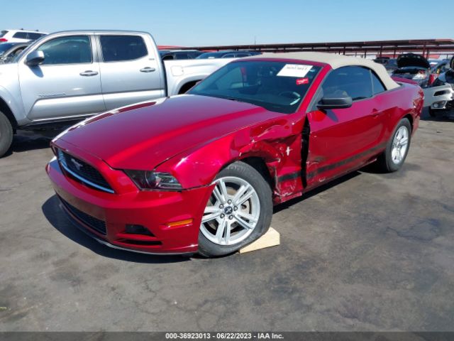 1ZVBP8EM0E5322563 Ford Mustang V6