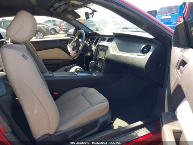 1ZVBP8EM0E5322563 Ford Mustang V6