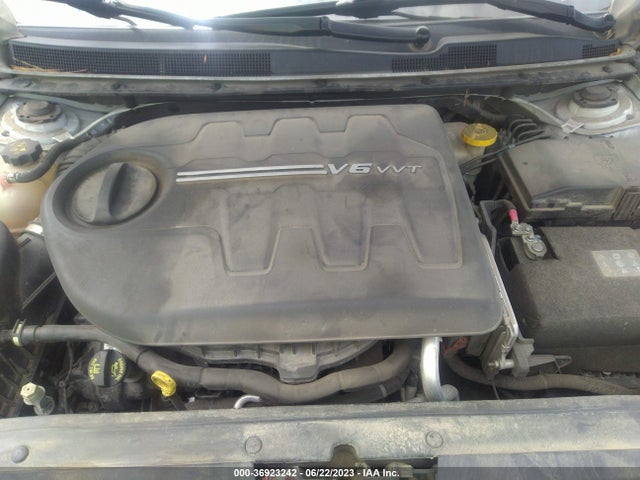 1C3CCCCG8FN600473 Chrysler 200 C