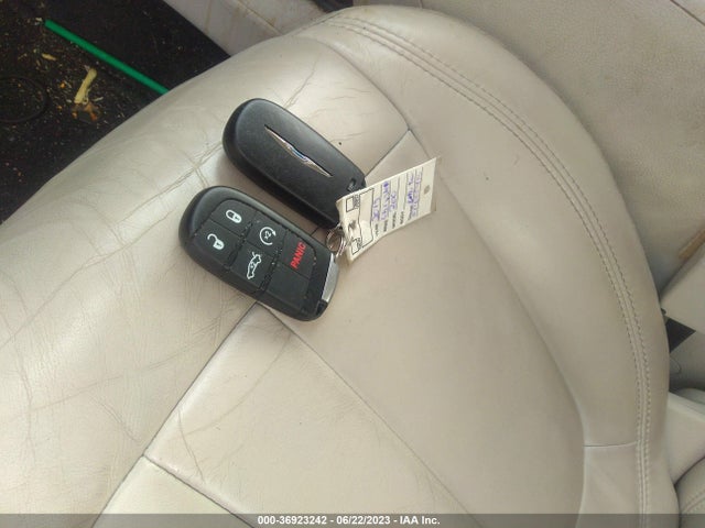 1C3CCCCG8FN600473 Chrysler 200 C