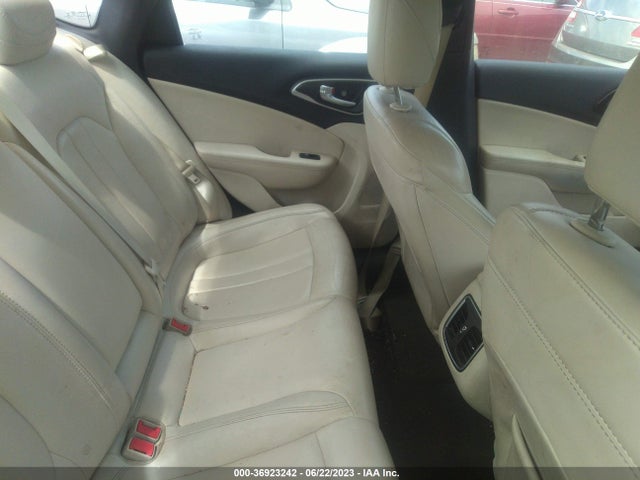 1C3CCCCG8FN600473 Chrysler 200 C
