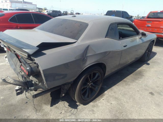 2C3CDZAG2JH318298 Dodge Challenger Sxt