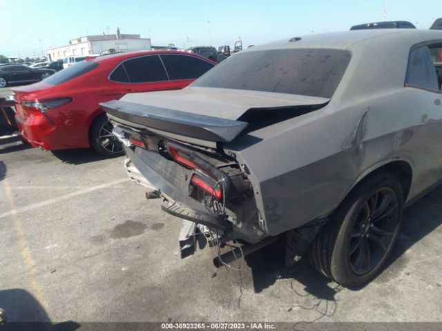 2C3CDZAG2JH318298 Dodge Challenger Sxt