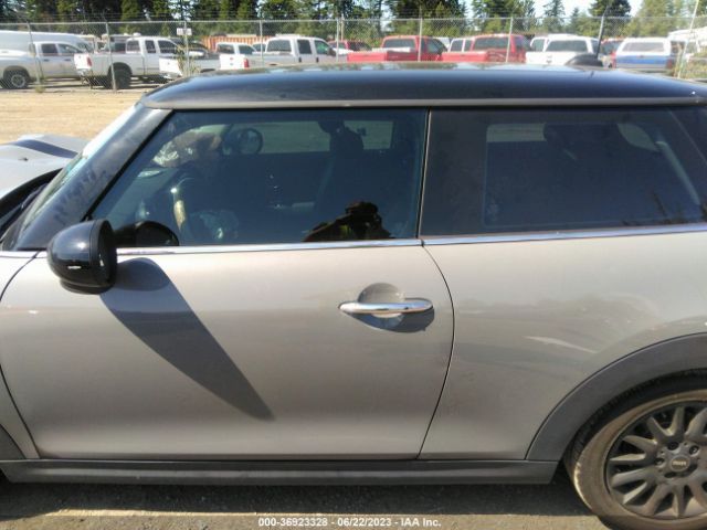 WMWXP5C56K2H31487 Mini Hardtop 2 Door Cooper
