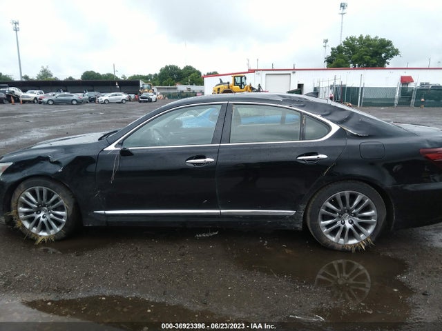 2016 Lexus LS, VIN: JTHCL5EF0G5026351
