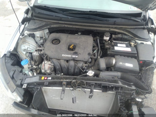 Hyundai ELANTRA SE 2017 5NPD84LF0HH191645 Image 10