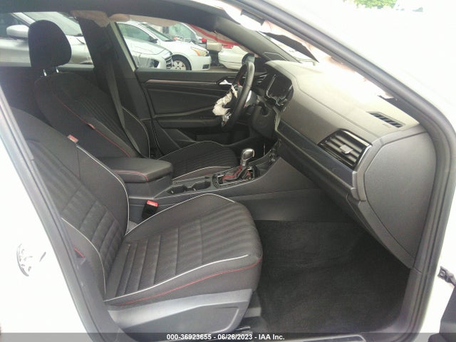 3VW6T7BU3KM157142 Volkswagen Jetta Gli S