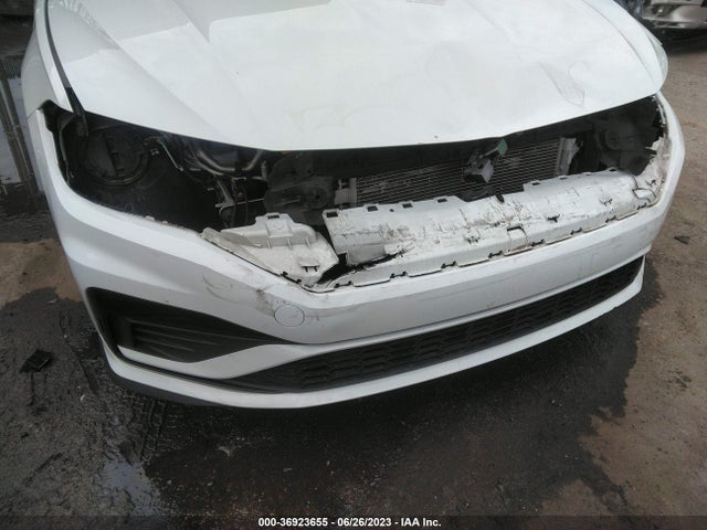 3VW6T7BU3KM157142 Volkswagen Jetta Gli S