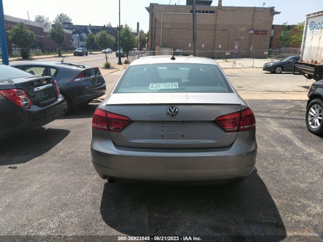 1VWAS7A38EC110264 Volkswagen Passat Wolfsburg Ed