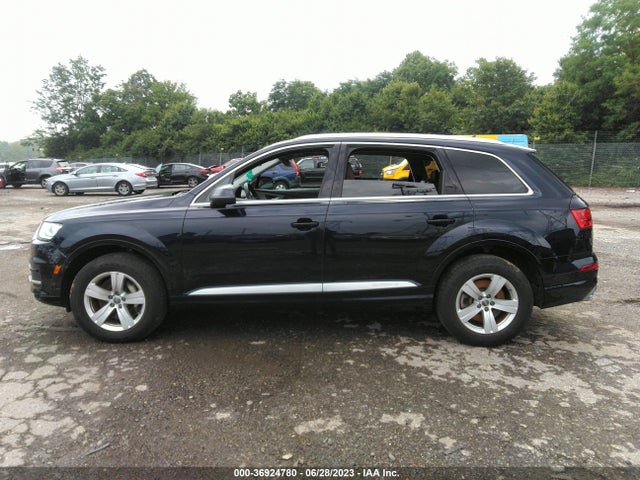 WA1LHAF70HD047558 Audi Q7 Premium Plus