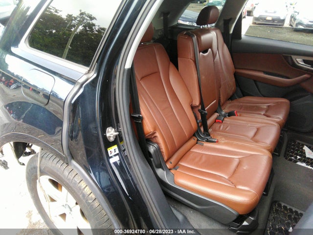 WA1LHAF70HD047558 Audi Q7 Premium Plus