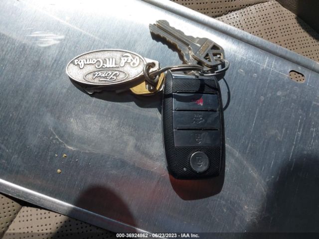 5XXGU4L37JG242932 KIA OPTIMA EX