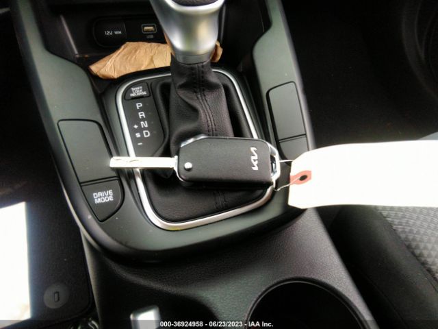 KNDJ23AU8P7850736 KIA SOUL LX